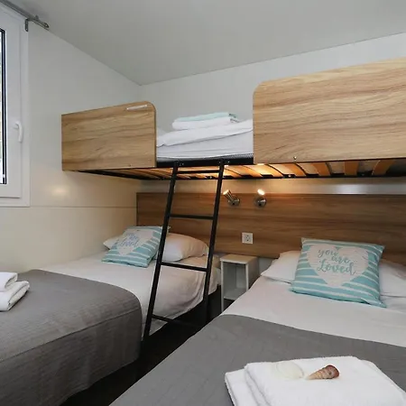 Mobile Homes In Camp Soline At Biograd, With Sand- And Pebble Beach * Biograd Na Moru